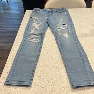 Levi’s 711 skinny jeans, W28, L30. Used and in good condition.